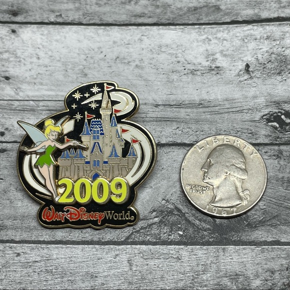 Walt Disney World 2009 Tinker Bell Castle Enamel Trading Pin - Picture 3 of 5